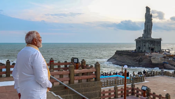 After completing his meditation PM Modi went to Thiruvalluvar statue