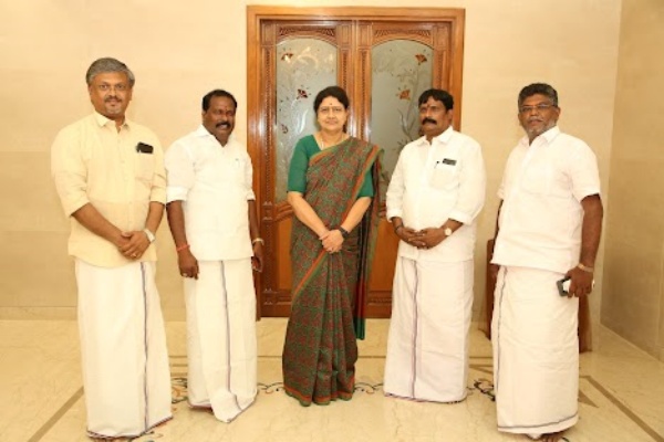 sasikala admk edappadi palaniswami politics
