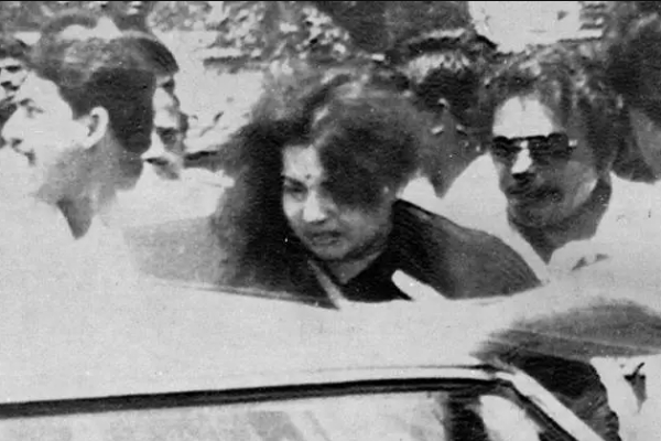 Chandrababu Naidu Pawan Kalyan Andhra Pradesh Swearing in Ceremony jayalalitha