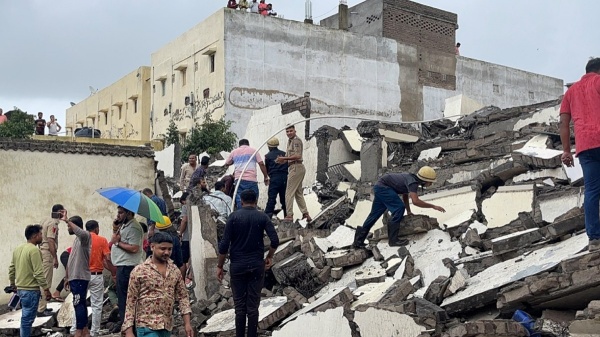 gujarat building accident