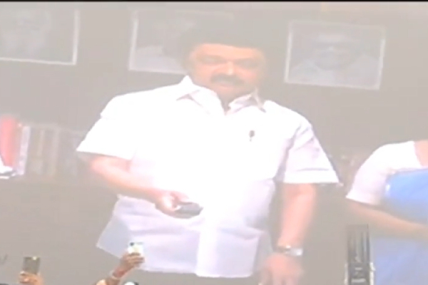 kalaignar karunanidhi mk stalin Karunanidhi Statue