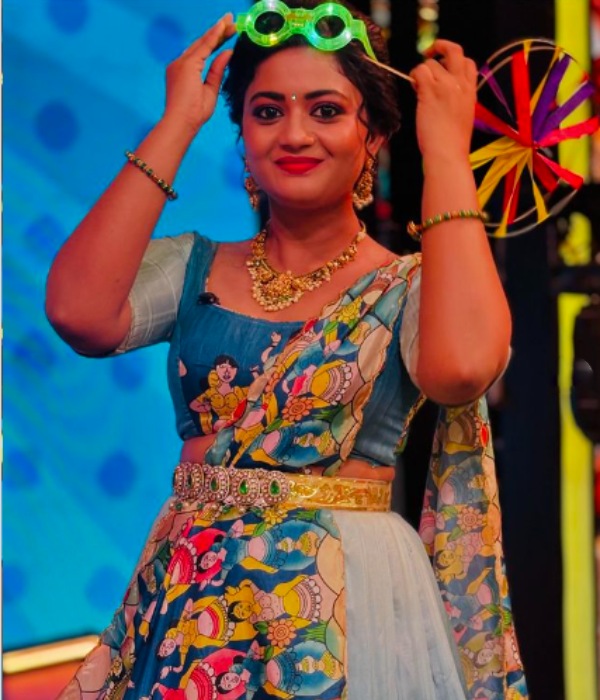 Television Siragadikka aasai serial vijay tv