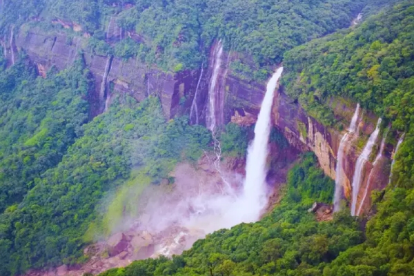 tour travel meghalaya