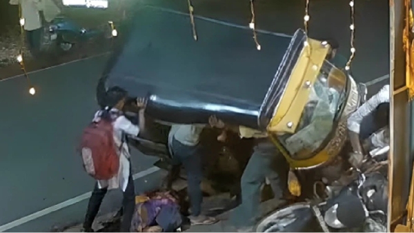 daughter mother auto