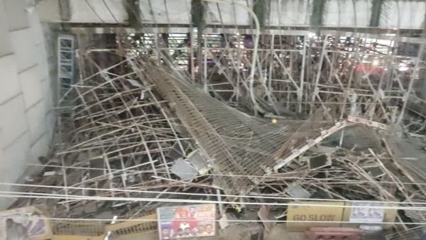 Three laborers were injured when one side of flyover collapsed in ambur Chennai-Bangalore highway