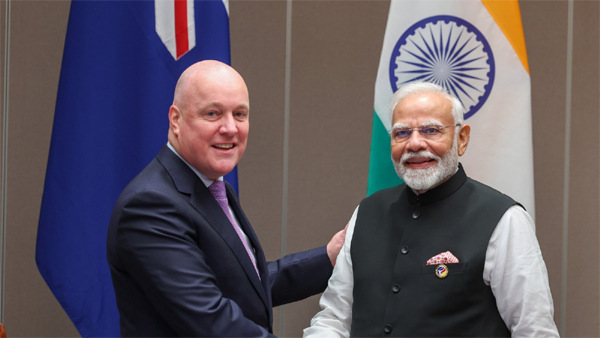 pm-modi-meets-japan-new-zealand-pm-on-the-sidelines-of-asean-summit