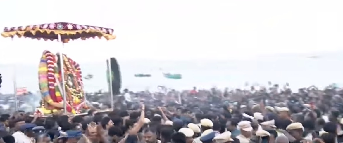 சிங்க முக அசுரனை அழிக்க புறப்பட்டார் முருகன்