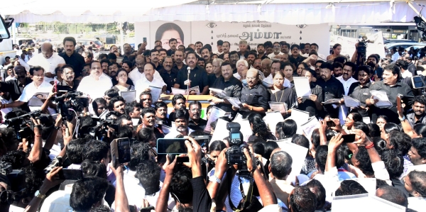 aiadmk edappadi palaniswami jayalalitha