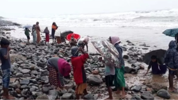 gold uppada beach andhra pradesh