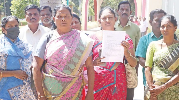 Bangalore couple amassed Rs 3 5 crores in a single lie by trading Pattu silk in Coimbatore
