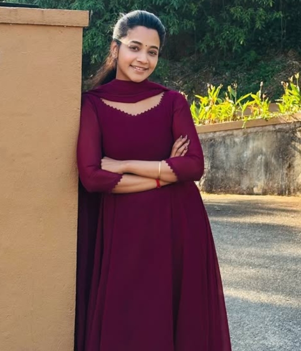 Arya Aparnathi
