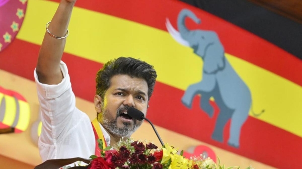 vijay tvk aiadmk