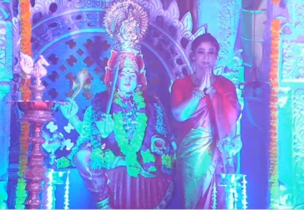 Nayanthara Mookuthi Amman Movie