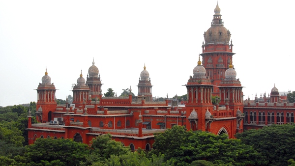 High Court issues notice to Central Government and Tamil Nadu Government regarding teachers posts