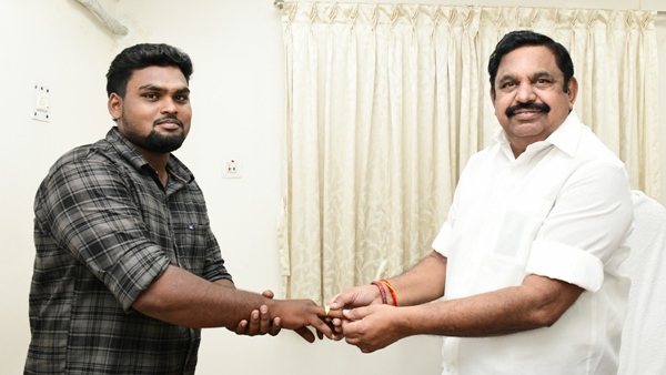Edappadi Palaniswami presents gold ring to young man who risked his life to save a boy in Chennai