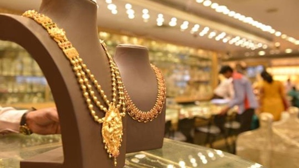 If you had bought 10 sovereigns of gold at the same time last year how much would it be worth now