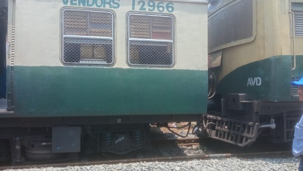 sub-urban-local-train-derail-in-chennai-no-casualties-reported