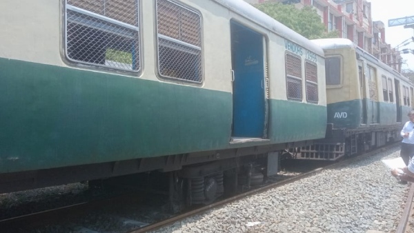 sub-urban-local-train-derail-in-chennai-no-casualties-reported