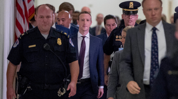 Mark Zuckerberg 1 Billion and asked Trump s help to Settle FTC Case Report