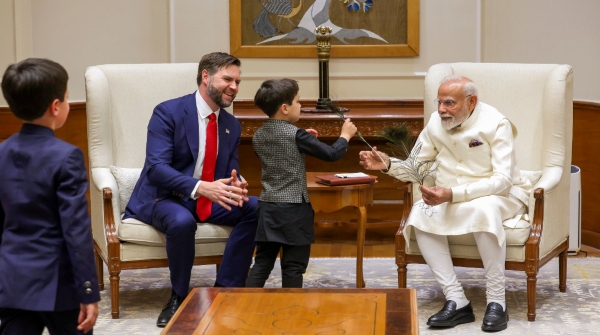 PM Modi Gifts JD Vance s Children a peacock feather A Symbol of India-US Ties PM Modi Gifts JD Vance s Children a peacock feather A Symbol of India-US Ties