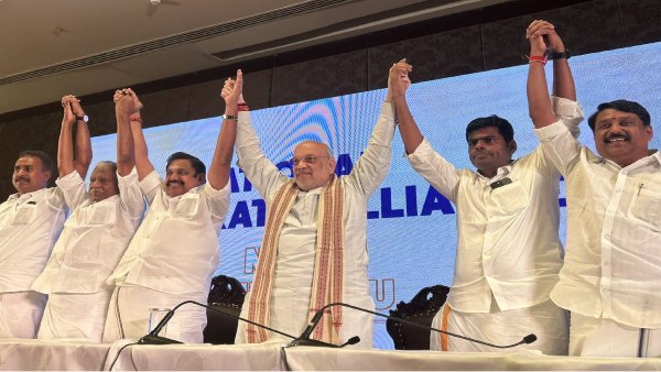 aiadmk-bjp-alliance-is-edappadi-palainswmai-bow-down-to-the-threats-of-bjp-and-formed-an-alliance