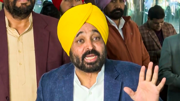 Punjab CM Mann Refuses to Release Water to Haryana Tensions Rise Over Water Sharing Punjab CM Mann Refuses to Release Water to Haryana Tensions Rise Over Water Sharing