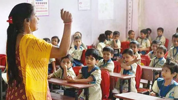 The Teachers Union has demanded the immediate implementation of the old pension scheme