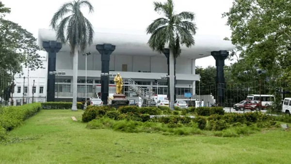 Congress s Rs 2000 crore land in Teynampet Chennai Construction company files case in High Court Congress s Rs 2000 crore land in Teynampet Chennai Construction company files case in High Court