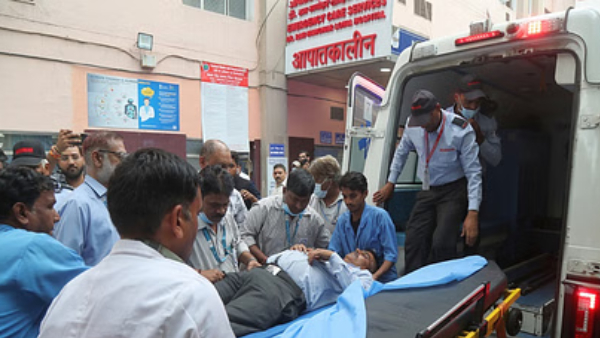 Delhi Hospitals Told to Stay Emergency-Ready CM Gupta Reviews Preparedness