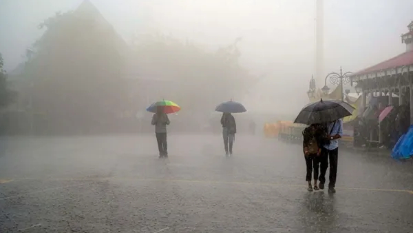 Rain Alert for 17 Tamil Nadu Districts Warning Issued for Major Cities