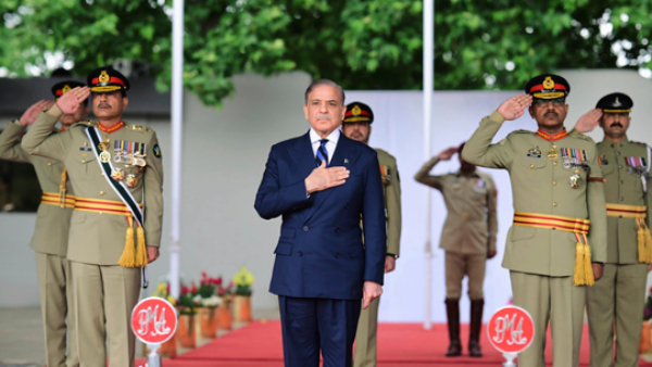 Amid tensions with India Pakistan PM Shehbaz Sharif visits ISI headquarters