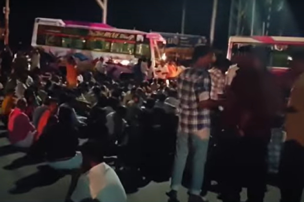 Dindigul Temple Festival Devotees Dindigul Temple Festival Devotees