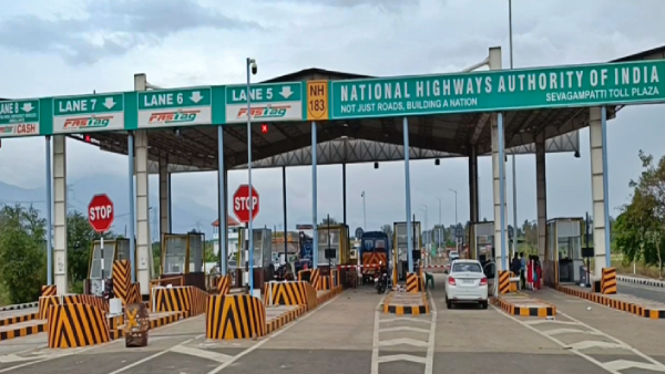 Madras High Court Slams Exemption of Toll for Vehicles with Party Flags Madras High Court Slams Exemption of Toll for Vehicles with Party Flags