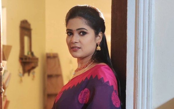 பாண்டியன் ஸ்டோர்ஸ் சீரியல் நடிகை ரிஹானா மீது திருமண மோசடி புகார்..  ஏமாந்ததாக தொழிலதிபர் வழக்கு | Actress Rihana Begum Faces Marriage Fraud  Complaint at Poonamallee Police ...