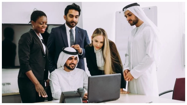 dubai-government-announced-4-days-work-3-days-leaeve-for-government-employees dubai-government-announced-4-days-work-3-days-leaeve-for-government-employees