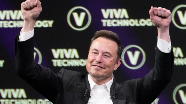 Elon Musk Reportedly Fathered Child with Japanese Pop Star Offered Sperm to Others
