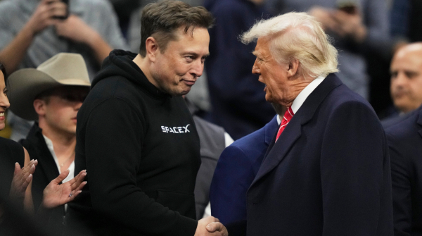 Elon Musk Issues SpaceX Dragon Warning to NASA After Trump Threat