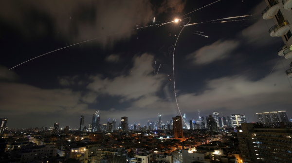 Israel Army Warns of Iran Missile Attack Sirens Sound in Jerusalem