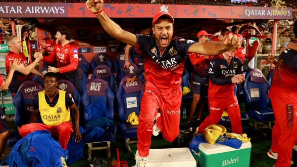 18-year-of-dreams-come-true-ipl-royal-challengers-bangalore-win-the-trophy-fans-are-excited 18-year-of-dreams-come-true-ipl-royal-challengers-bangalore-win-the-trophy-fans-are-excited