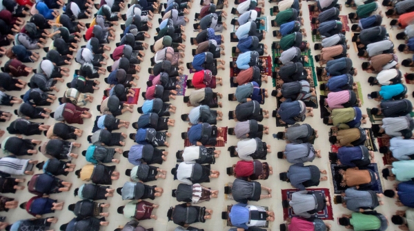 Pakistan Bans Ahmadiyya Muslims from Eid Celebrations Imposes 5 Lakh PKR Fine