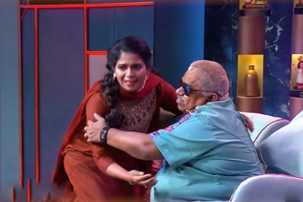 Madhu Mitha Cook With Comali vijay tv