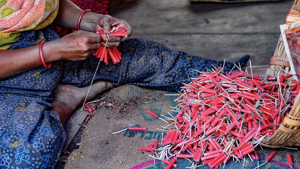 Over 200 Cracker Units Shut Down in Virudhunagar After Green Tribunal Inspection Order Over 200 Cracker Units Shut Down in Virudhunagar After Green Tribunal Inspection Order
