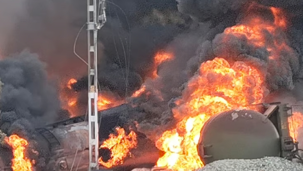 Tiruvallur Diesel Tanker Train Fire Burns for 6 Hours 18 Coaches Destroyed Tiruvallur Diesel Tanker Train Fire Burns for 6 Hours 18 Coaches Destroyed