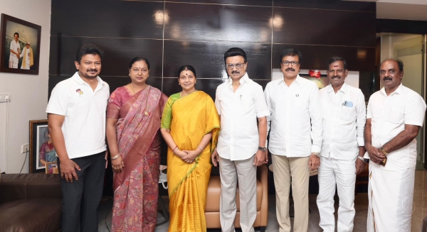 MK Stalin O Panneerselvam