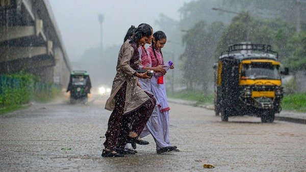 tn-weather-rain-likely-in-6-districts-including-nellai-and-tenkasi-in-next-2-hours