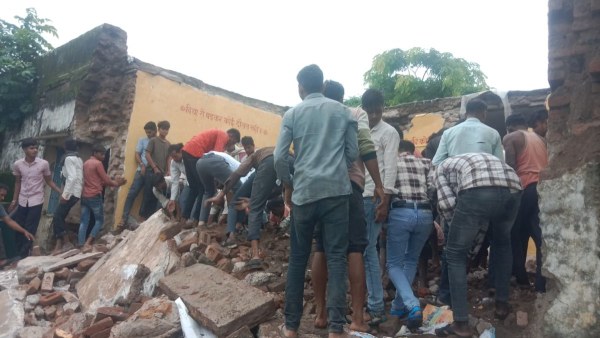 4-students-dead-and-17-injured-as-school-roof-collapses-in-rajasthan 4-students-dead-and-17-injured-as-school-roof-collapses-in-rajasthan