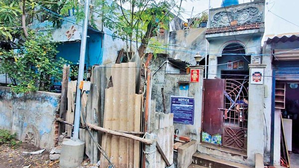 Chennai 2 houses built 25 years ago in Thiruvotriyur sealed for not obtaining building permits