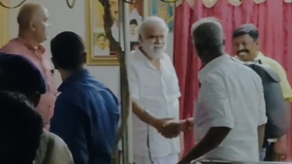 ED Raid at Minister I Periyasamy House Ends Minister Sees Off Officials with a Smile