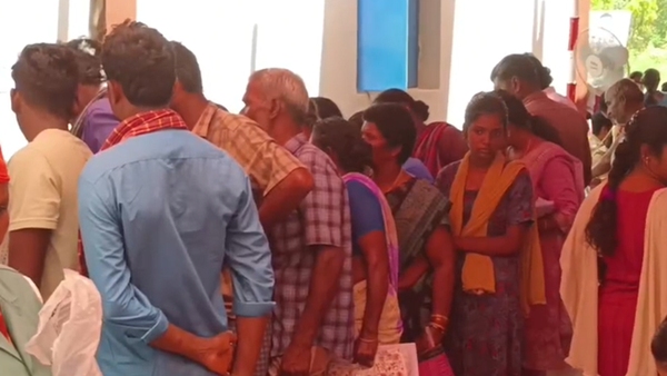 Ungaludan Stalin camp near Theni The twist that awaited those who filed the petition for patta Ungaludan Stalin camp near Theni The twist that awaited those who filed the petition for patta