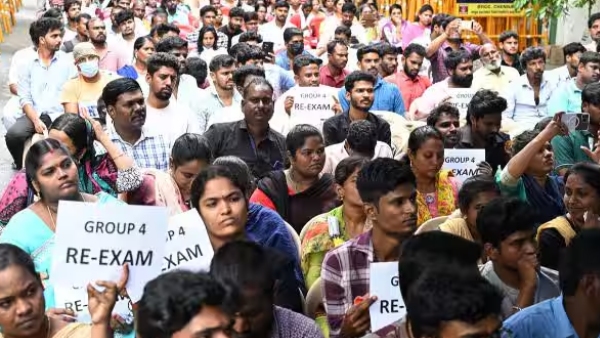Protesters in Chennai Demand TNPSC Group 4 Re-Exam Warn of Massive Stir After Aug 20 Protesters in Chennai Demand TNPSC Group 4 Re-Exam Warn of Massive Stir After Aug 20